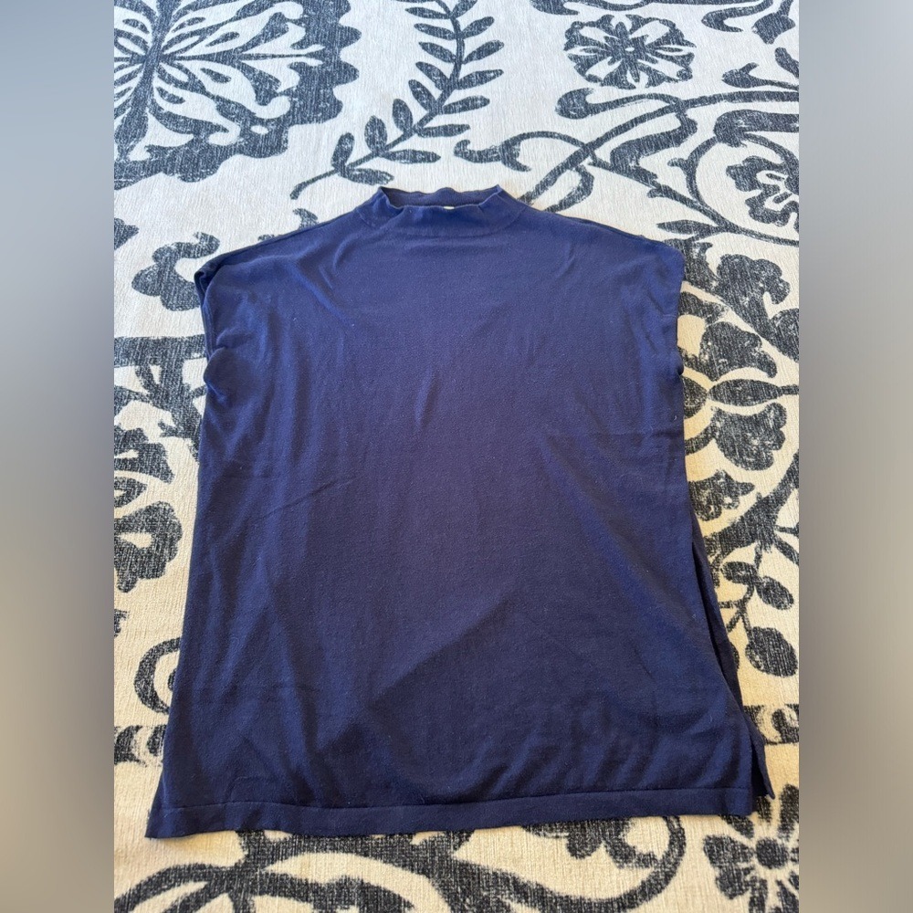 Earth Music & Ecology Natural Label Navyโ Blue Mock Neck Sleeveless Knit (787)